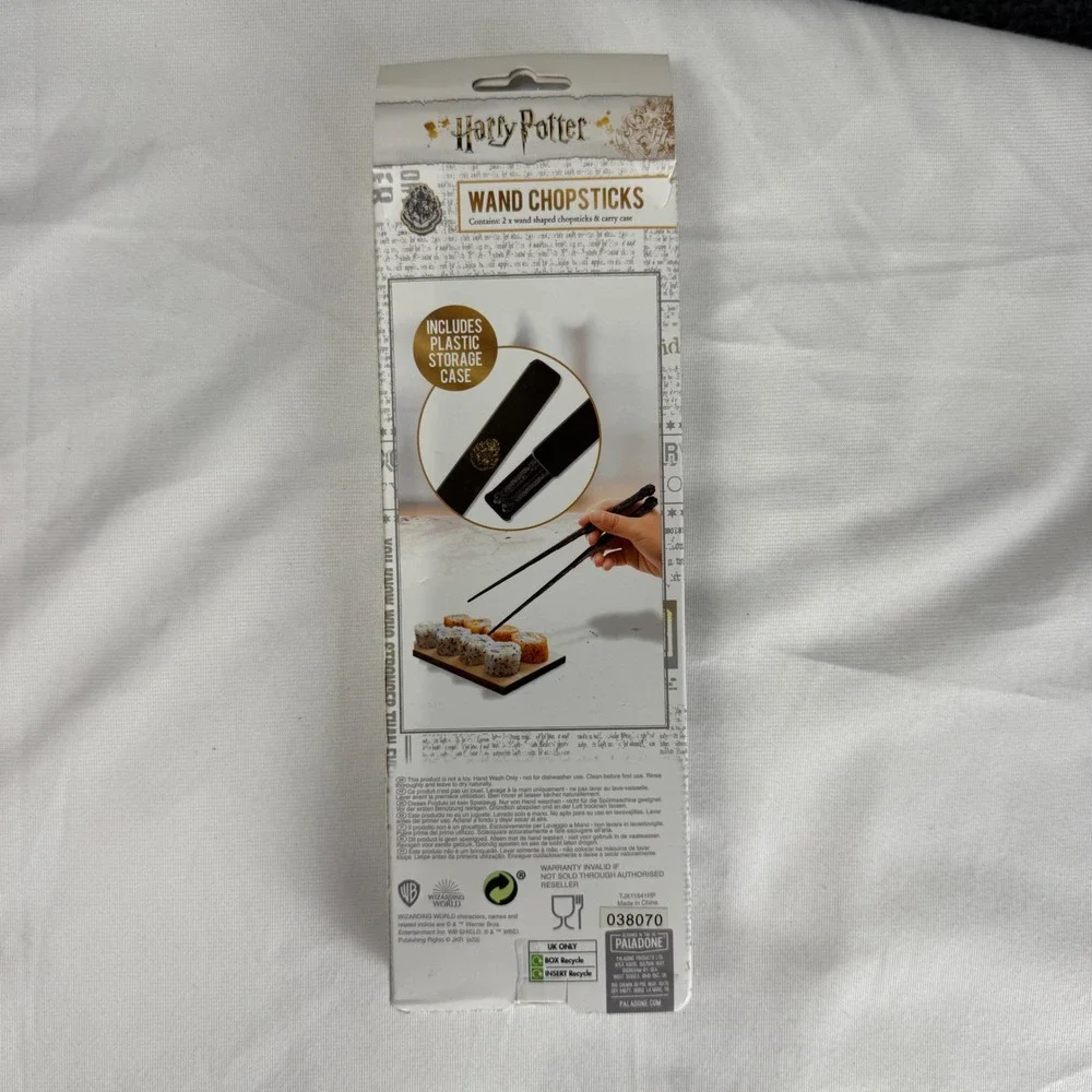 Harry‎ Potter Wand Chopsticks with Hogwarts Crest Storage Case Paladone New
